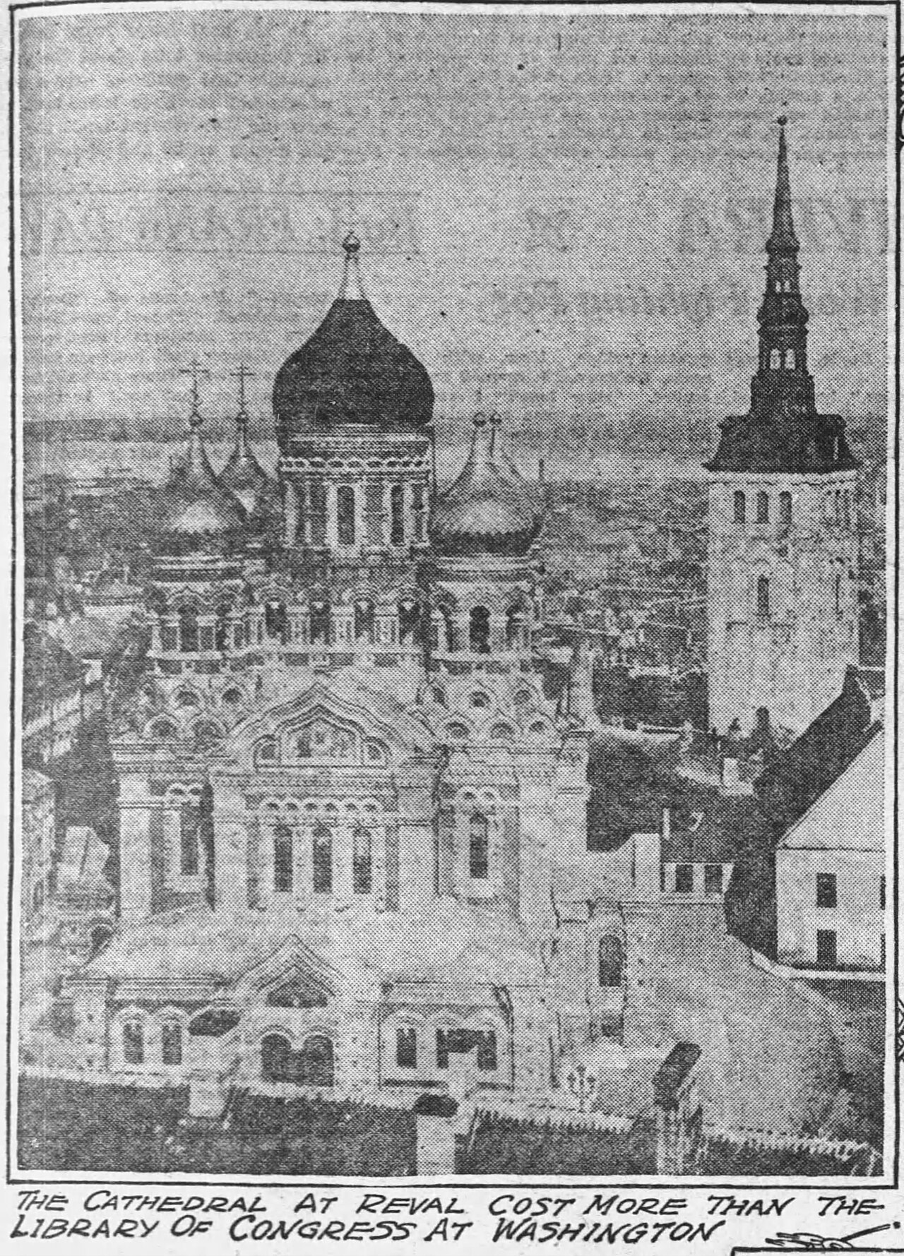 Suur õigeusu katedraal sibulakujuliste kuplitega Toompea kõrgendikul Tallinnas, must-valge ajalooline foto.
