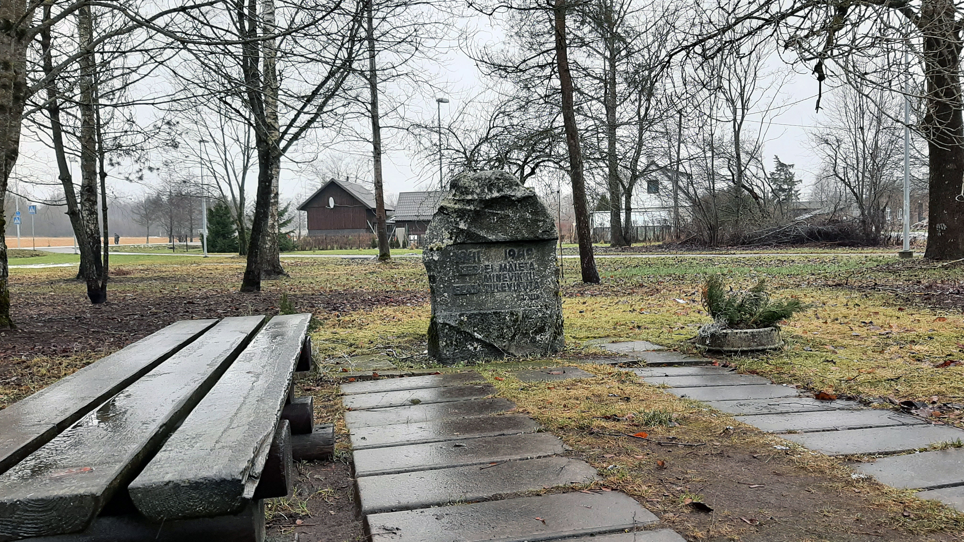 Küüditatute mälestusmärk Kehras (1941, 1949)
