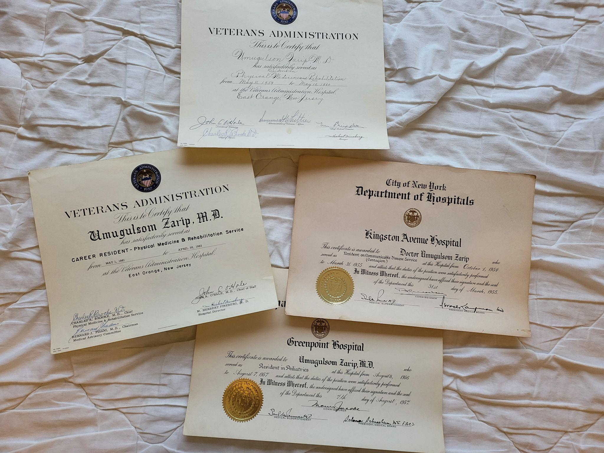 Umugulsum Zaripi Ameerika arstitunnistused (Veterans Administration, New Yorgi haiglad).